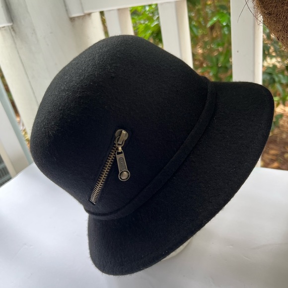 magid hats Accessories - MAGID HATS Wool Blend Zipper Women's Church Dress Bucket Hat Black